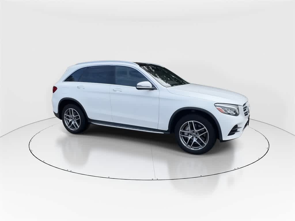 2019 Mercedes Benz GLC 300 4MATIC photo 3