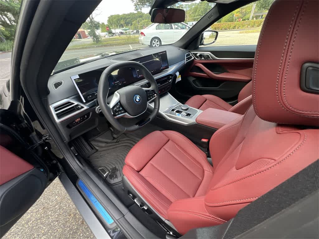 Thumbnail: 2025 BMW i4 - 10