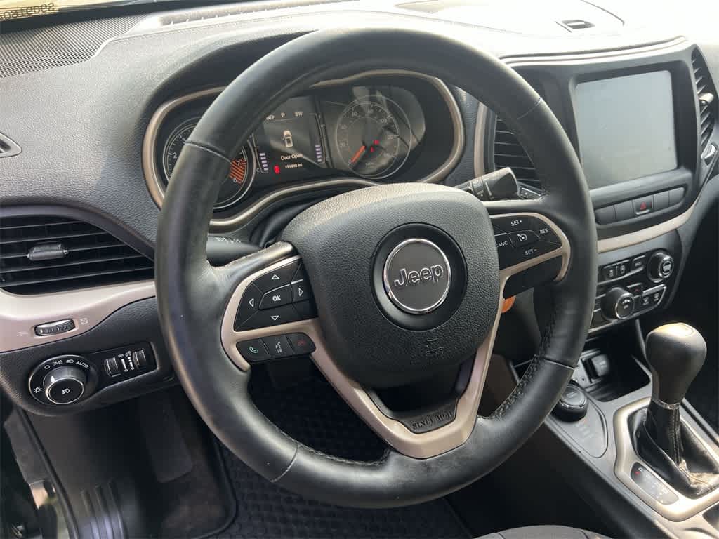 Thumbnail: 2015 Jeep Cherokee - 22