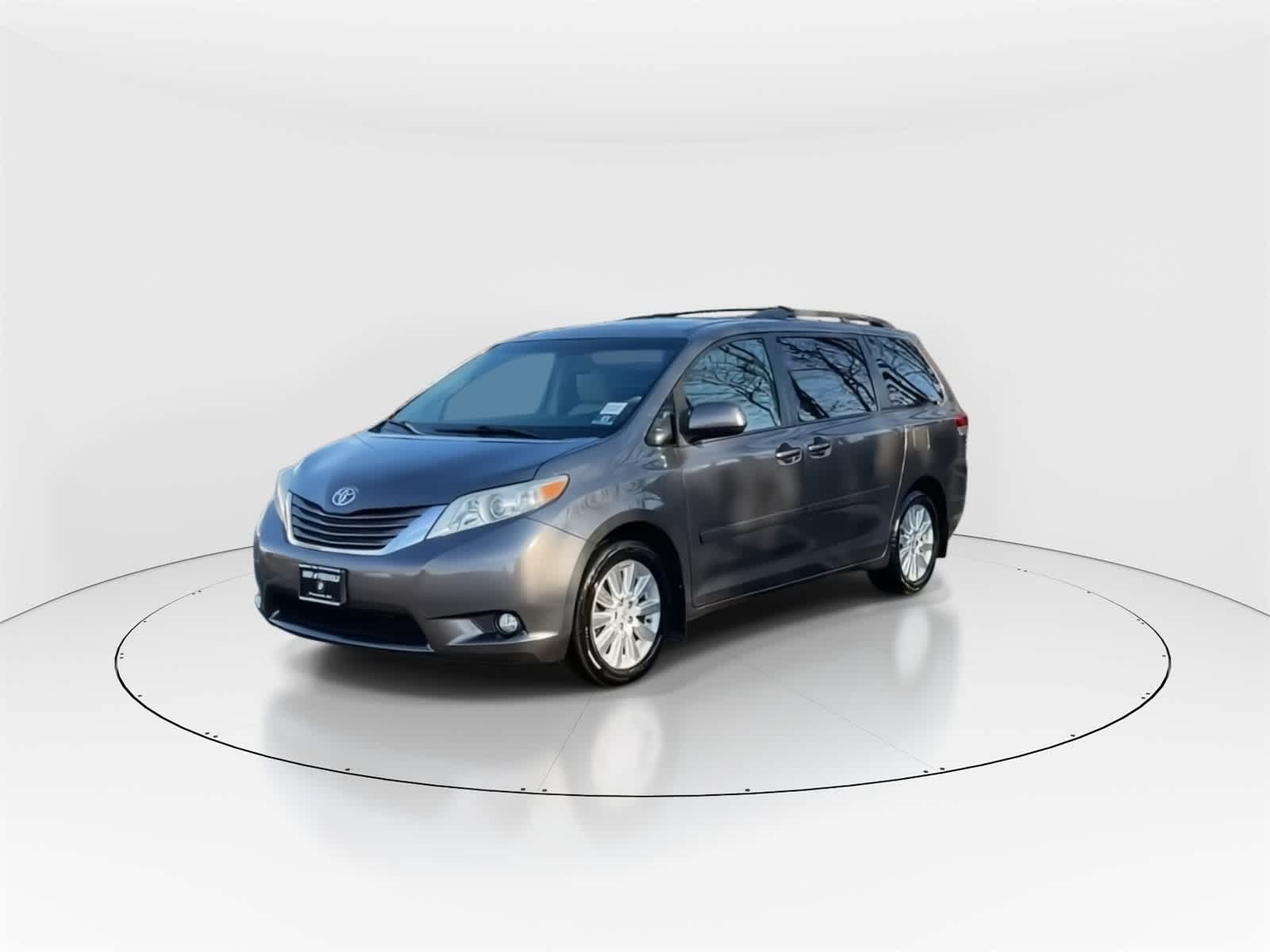 Thumbnail: 2013 Toyota Sienna - 5