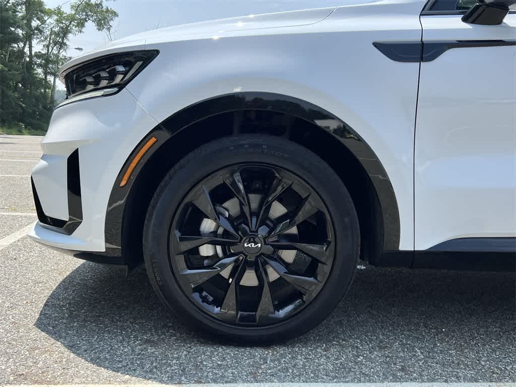 Thumbnail: 2023 Kia Sorento - 16