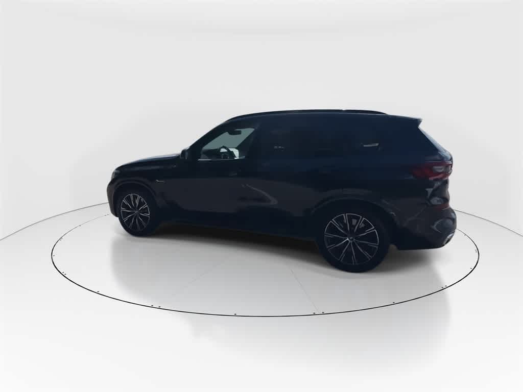 Thumbnail: 2022 BMW X5 - 6