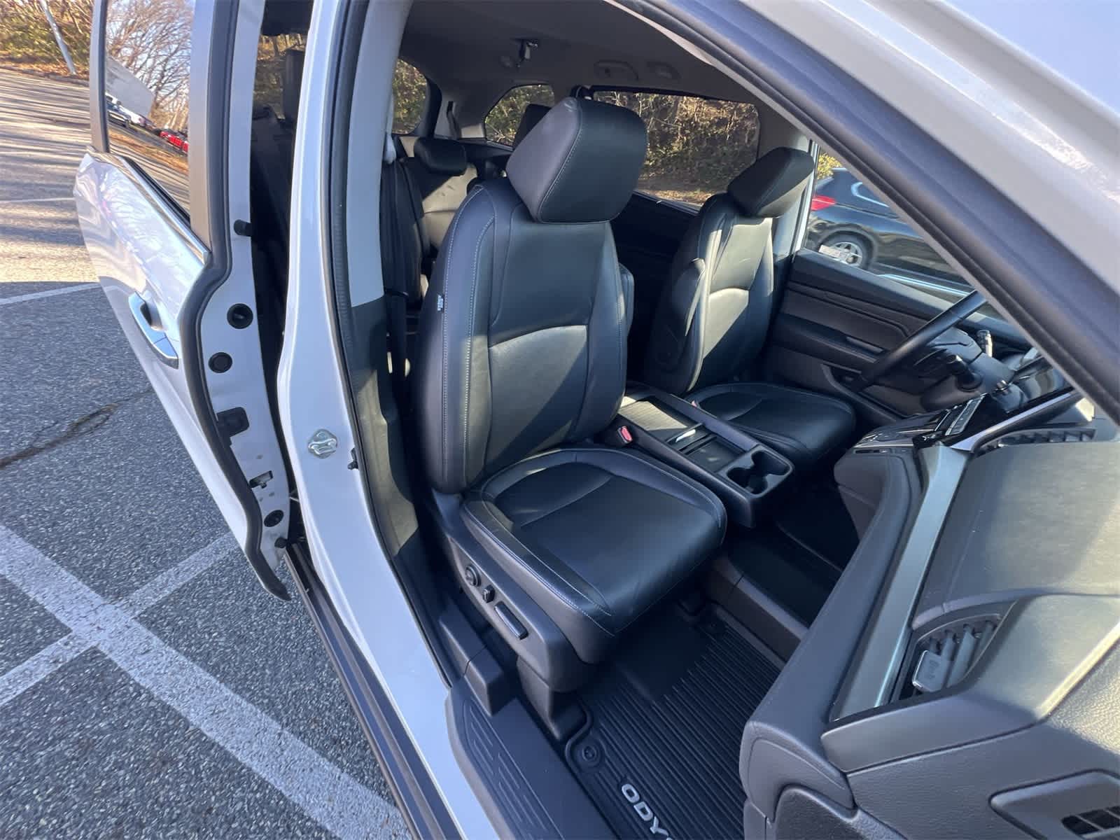 Thumbnail: 2021 Honda Odyssey - 22