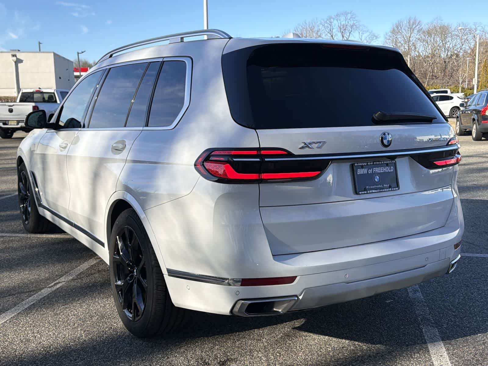 Thumbnail: 2025 BMW X7 - 12