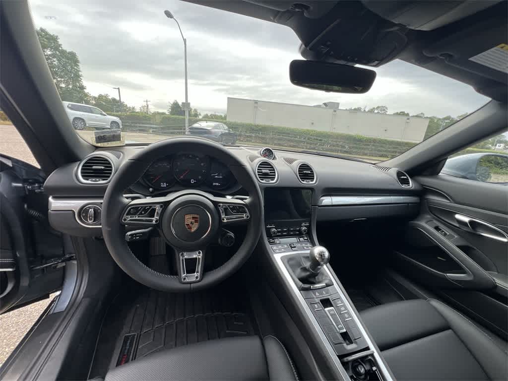 Thumbnail: 2025 Porsche 718 Boxster - 17