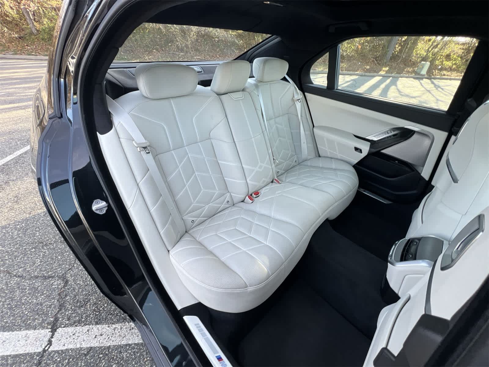 Thumbnail: 2023 BMW 7 Series - 21