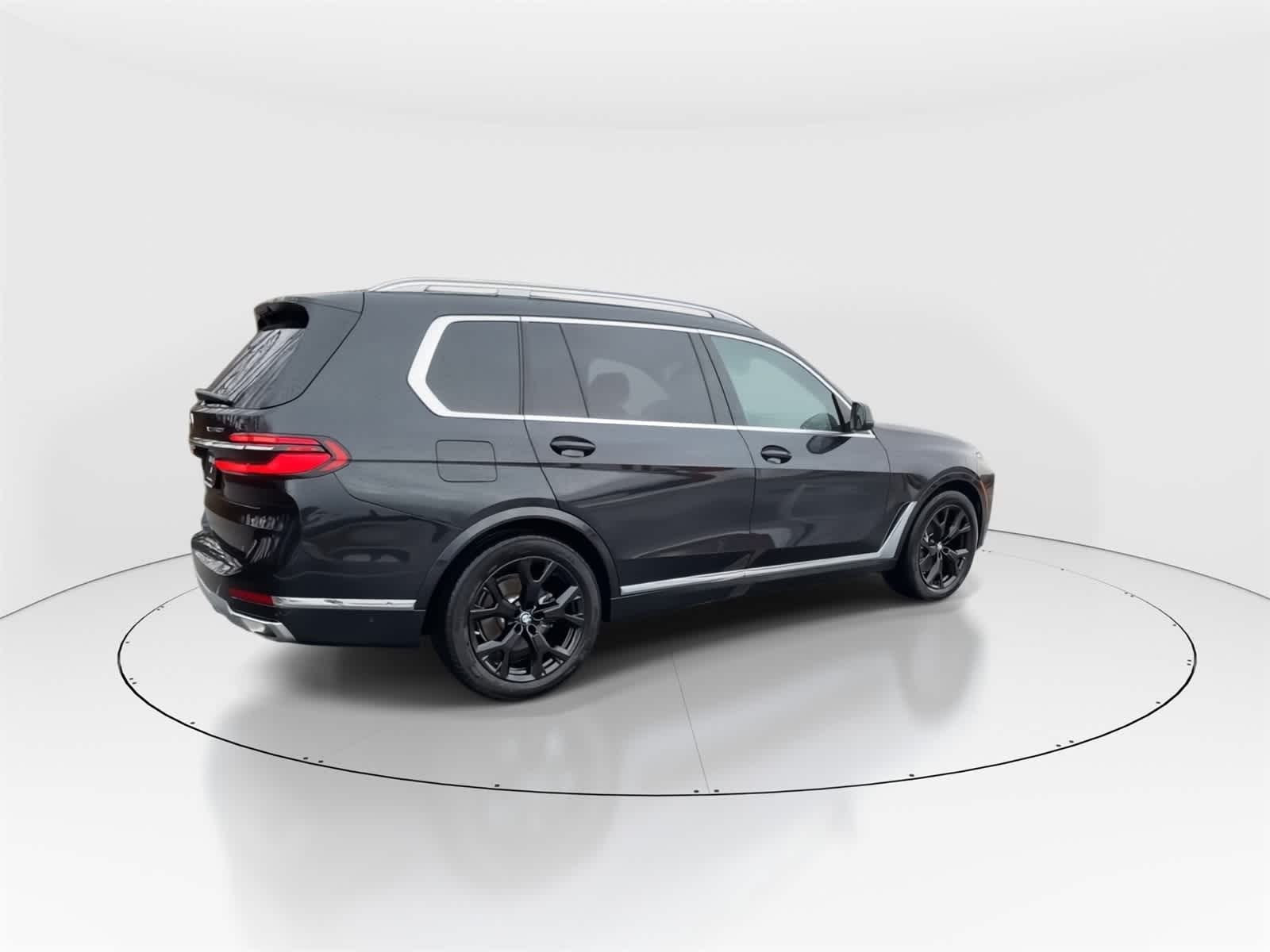 Thumbnail: 2025 BMW X7 - 3