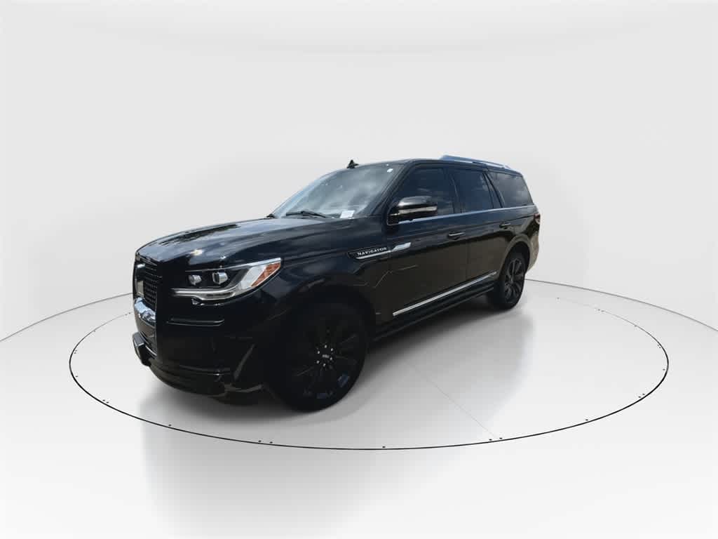 Thumbnail: 2023 Lincoln Navigator - 4