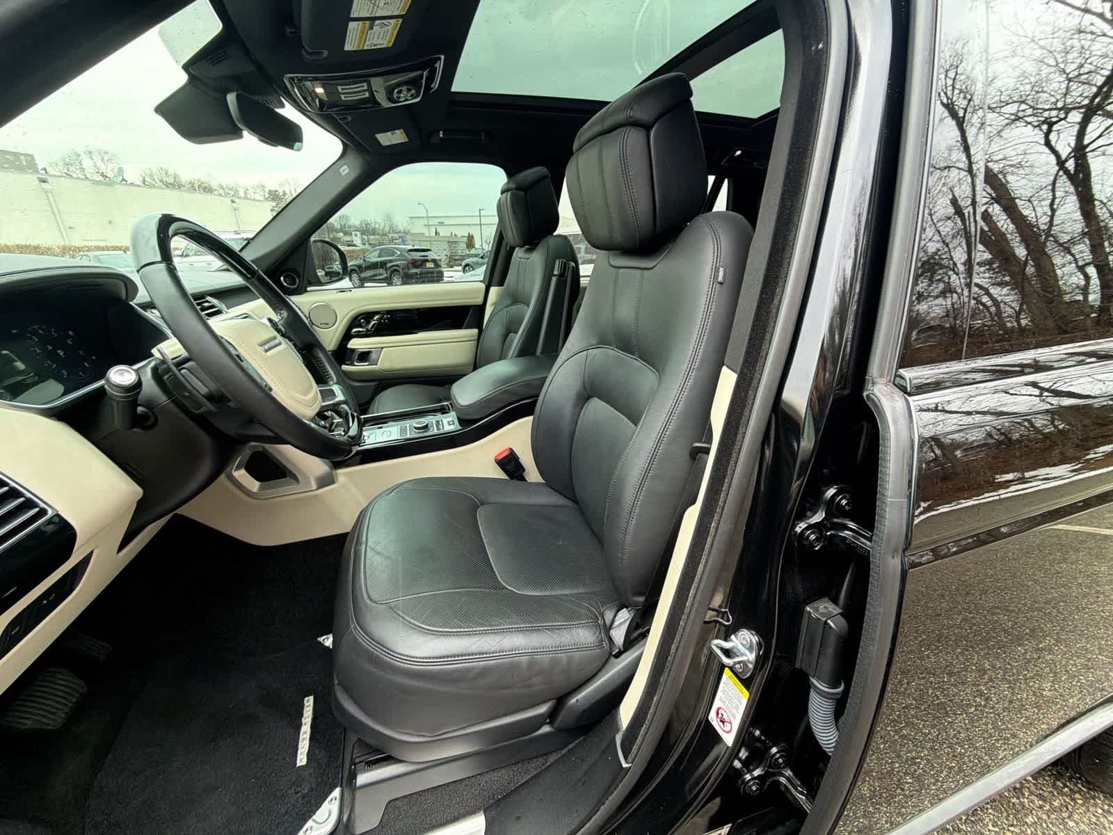 Thumbnail: 2018 Land Rover Range Rover - 19