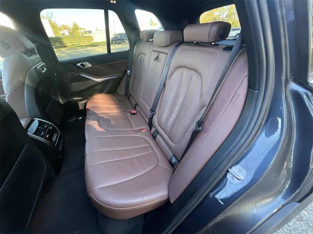 Thumbnail: 2021 BMW X5 - 21