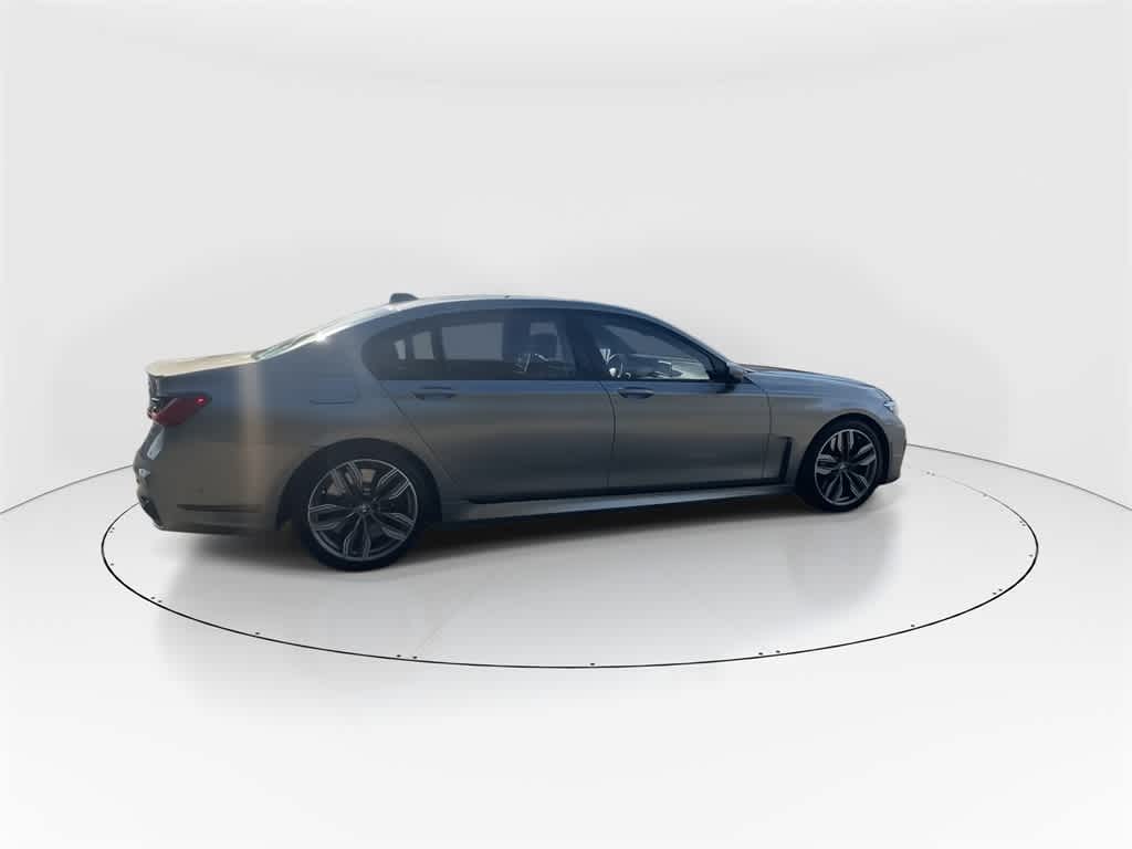 2022 Bmw M760i xDrive photo 2
