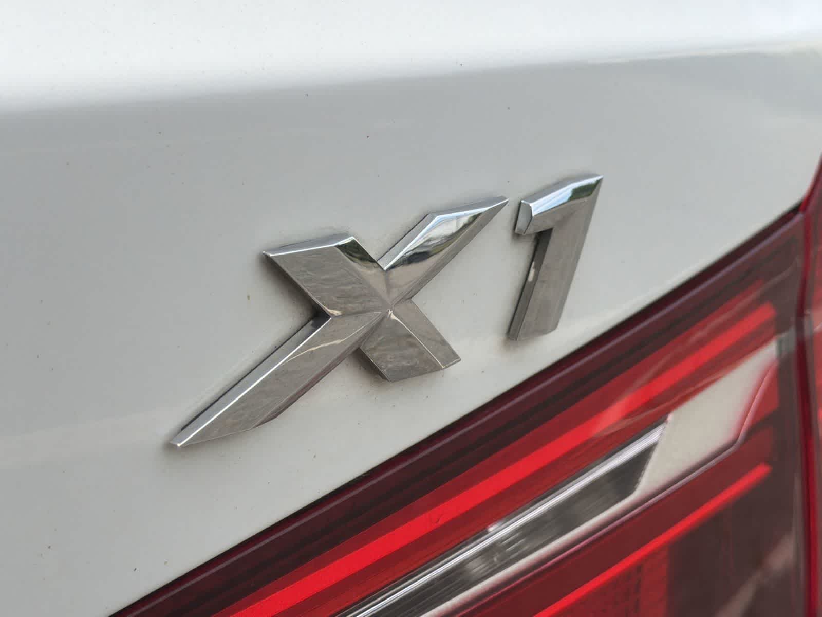 Thumbnail: 2016 BMW X1 - 14