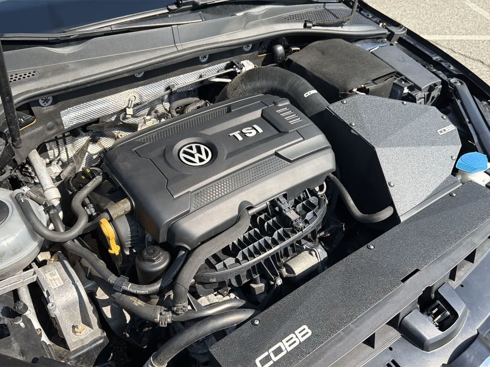 Thumbnail: 2017 Volkswagen Golf - 17