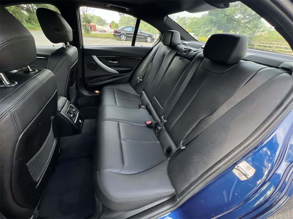 Thumbnail: 2016 BMW 3 Series - 20