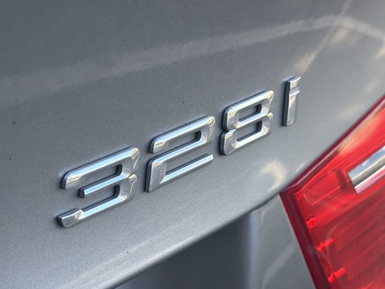 Thumbnail: 2011 BMW 3 Series - 15
