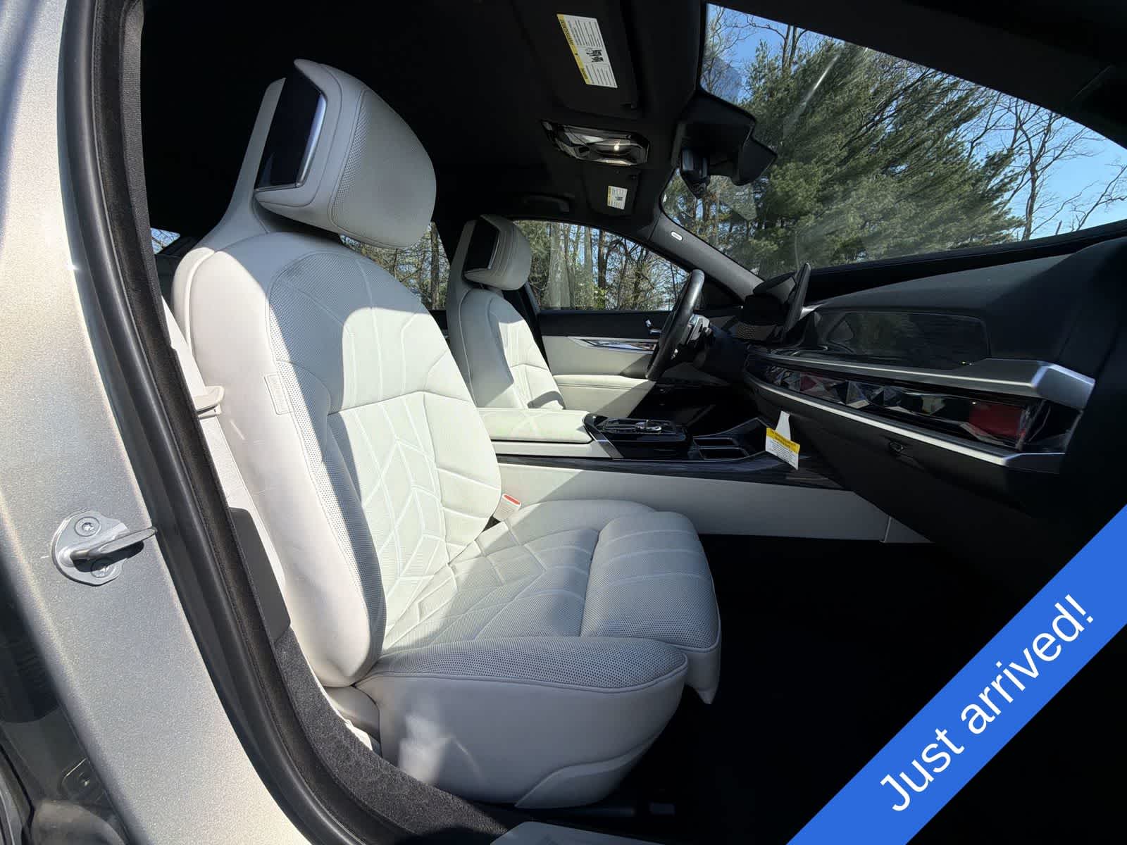 Thumbnail: 2023 BMW 7 Series - 22