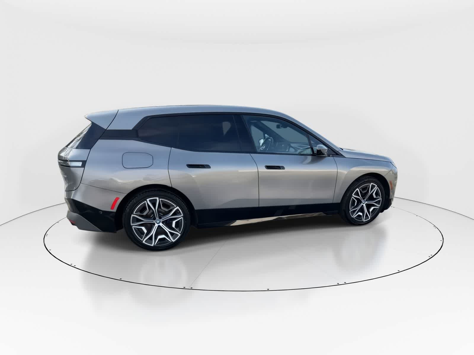 Thumbnail: 2023 BMW iX - 8