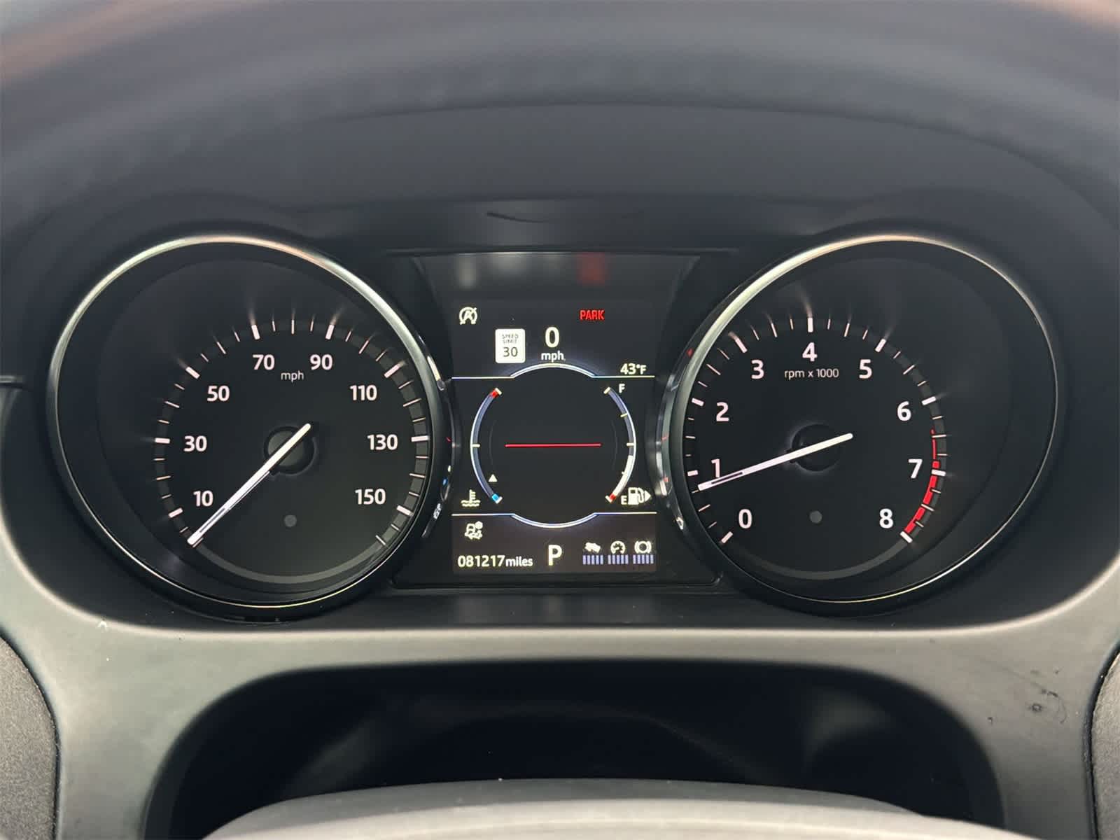 Thumbnail: 2018 Land Rover Discovery Sport - 26