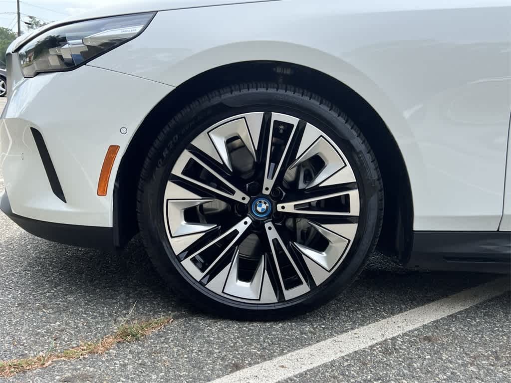 Thumbnail: 2025 BMW i5 - 16