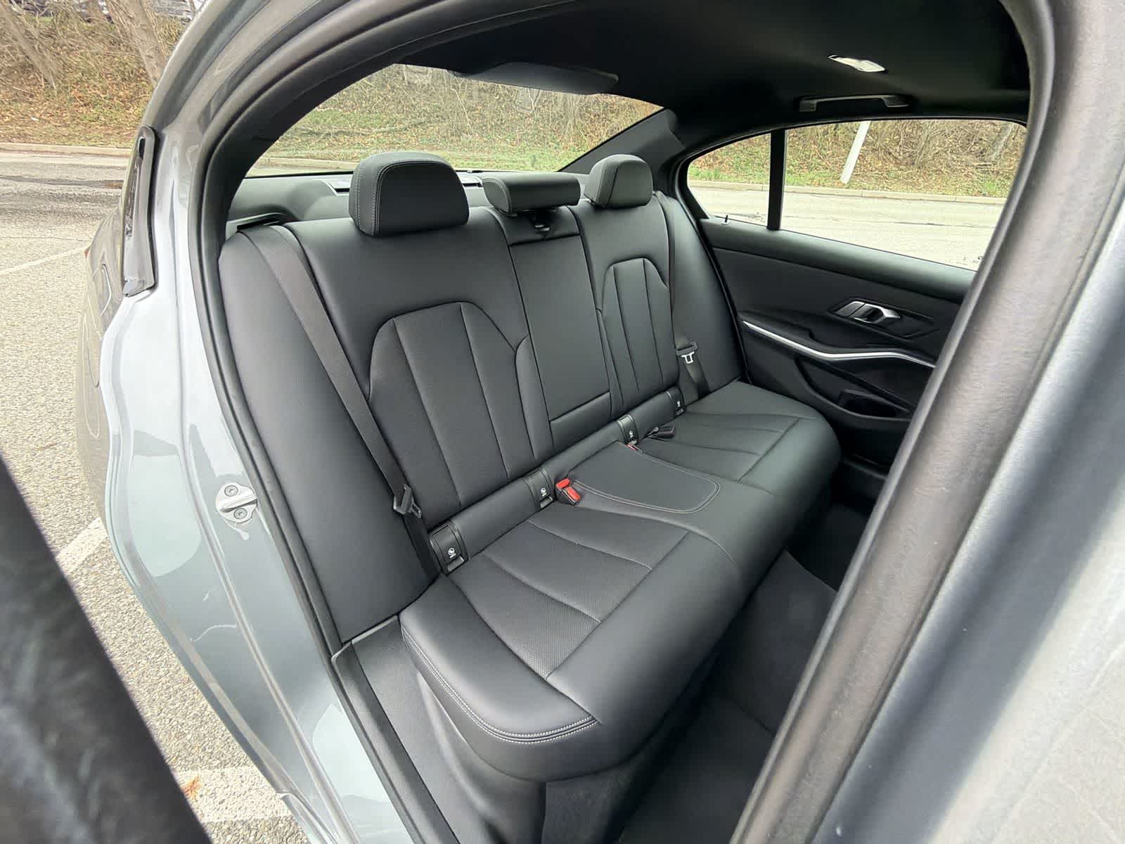 Thumbnail: 2023 BMW 3 Series - 21