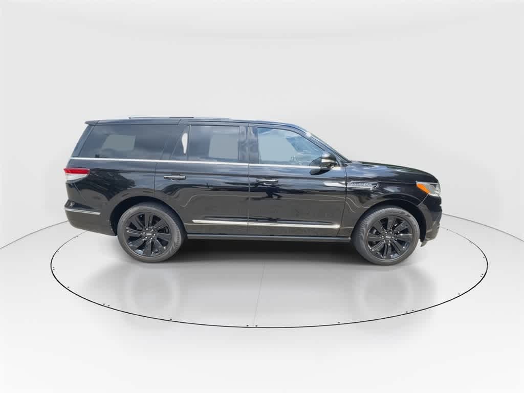 Thumbnail: 2023 Lincoln Navigator - 9