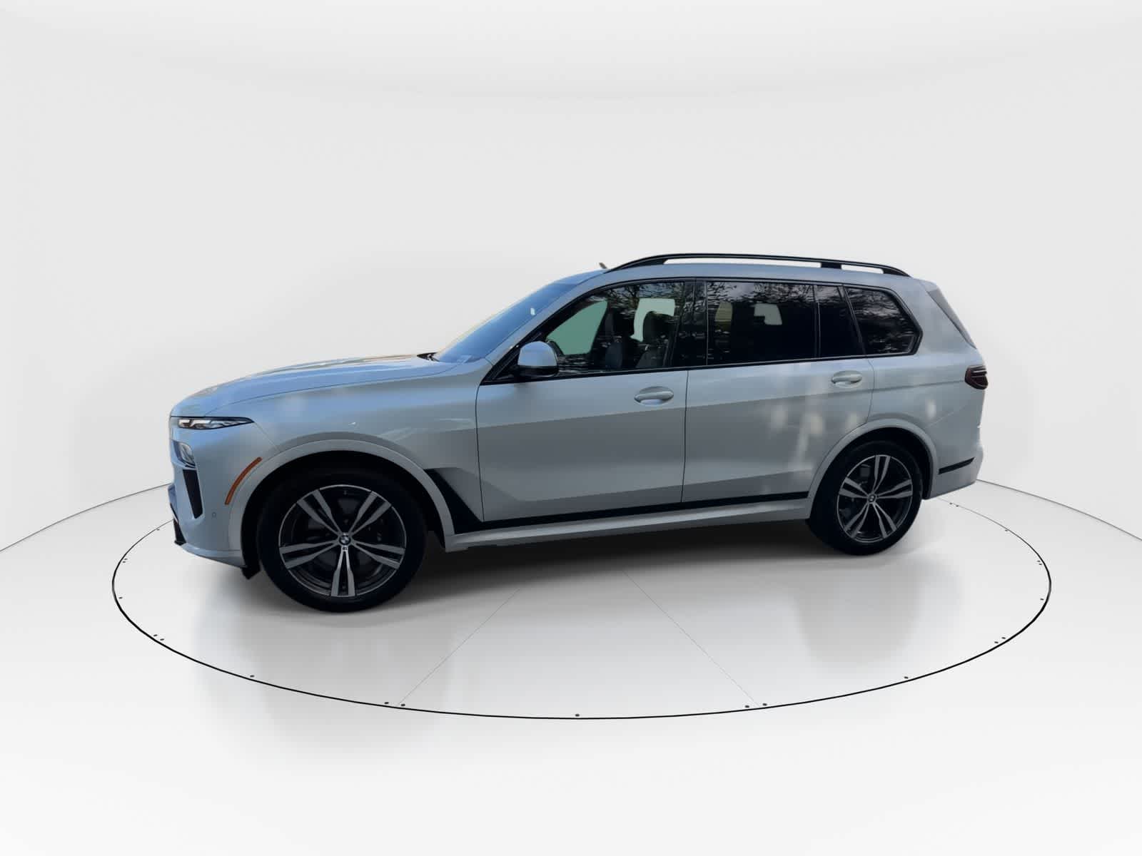 Thumbnail: 2023 BMW X7 - 5