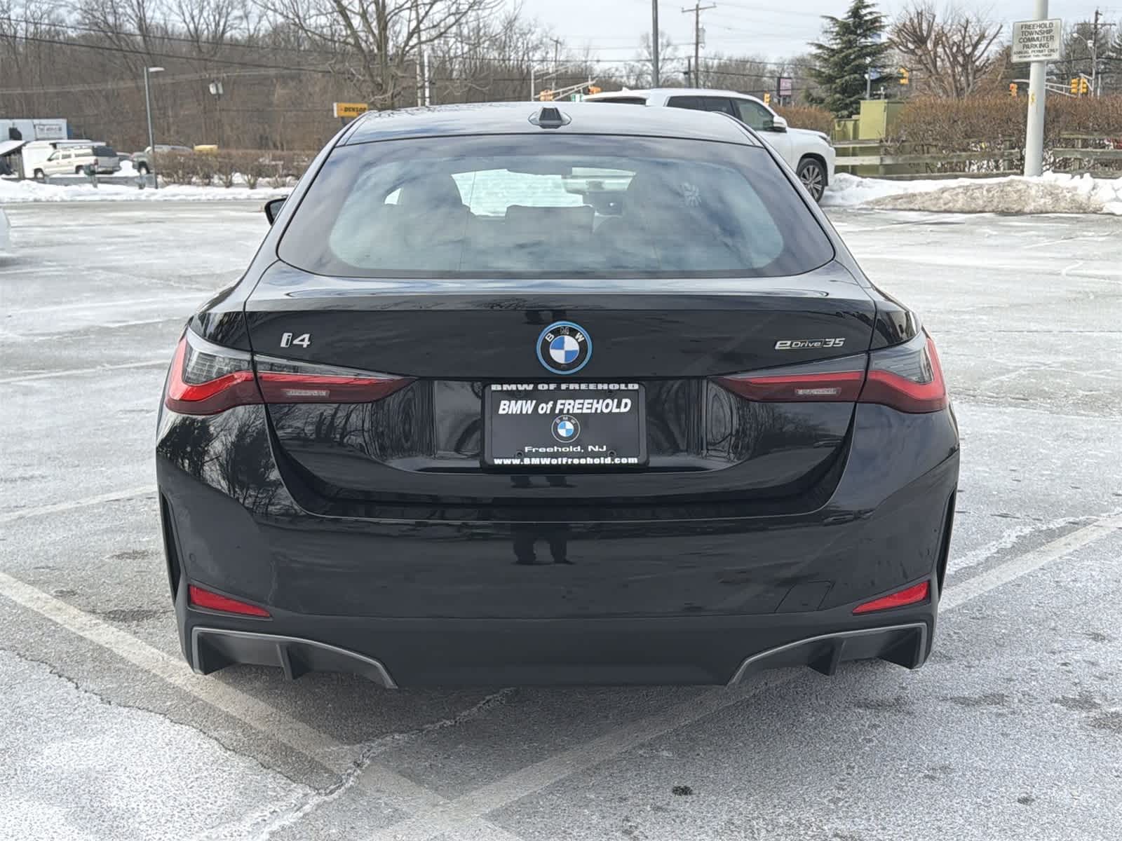 Thumbnail: 2023 BMW i4 - 13