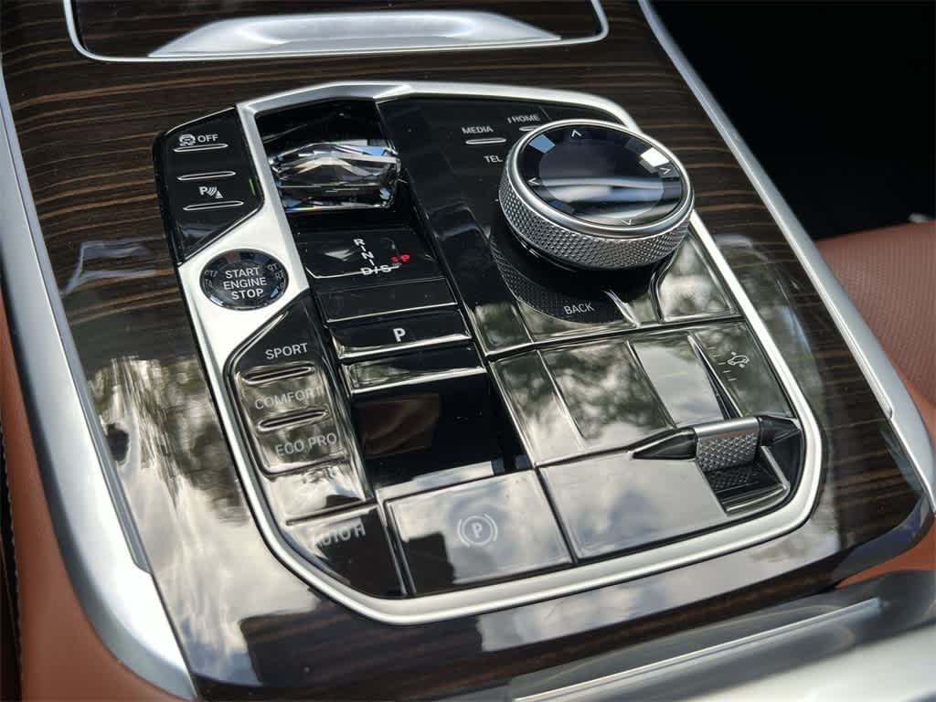 Thumbnail: 2024 BMW X7 - 25