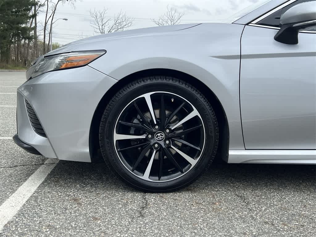 Thumbnail: 2019 Toyota Camry - 16