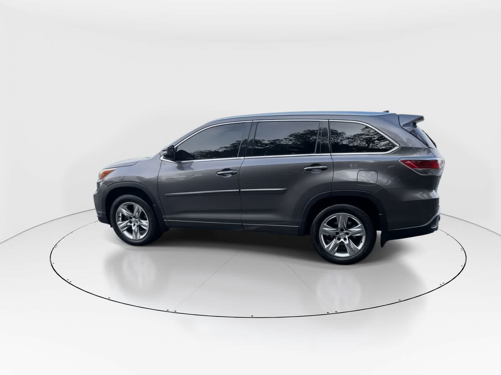 Thumbnail: 2014 Toyota Highlander - 4
