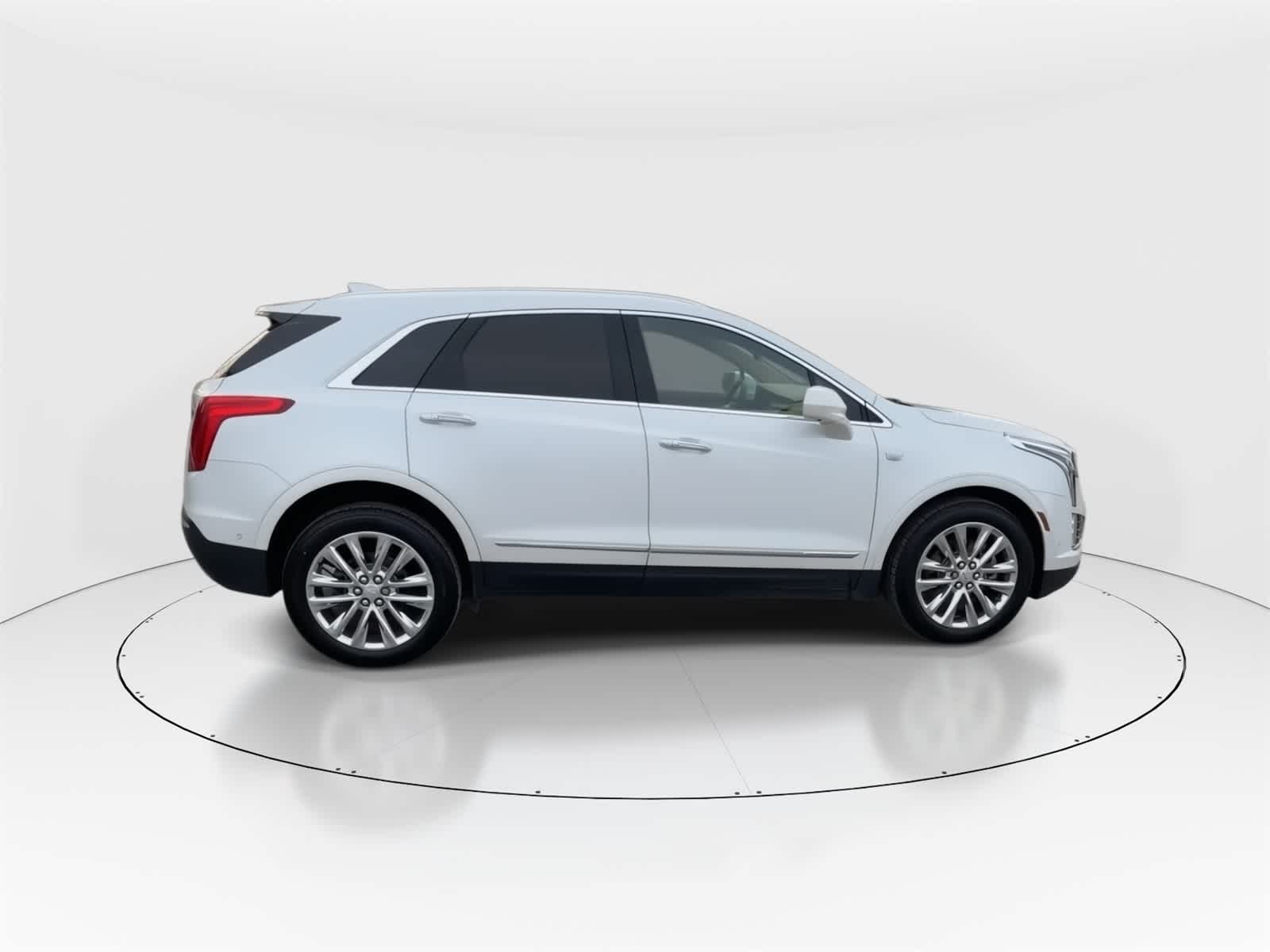 Thumbnail: 2019 Cadillac XT5 - 2