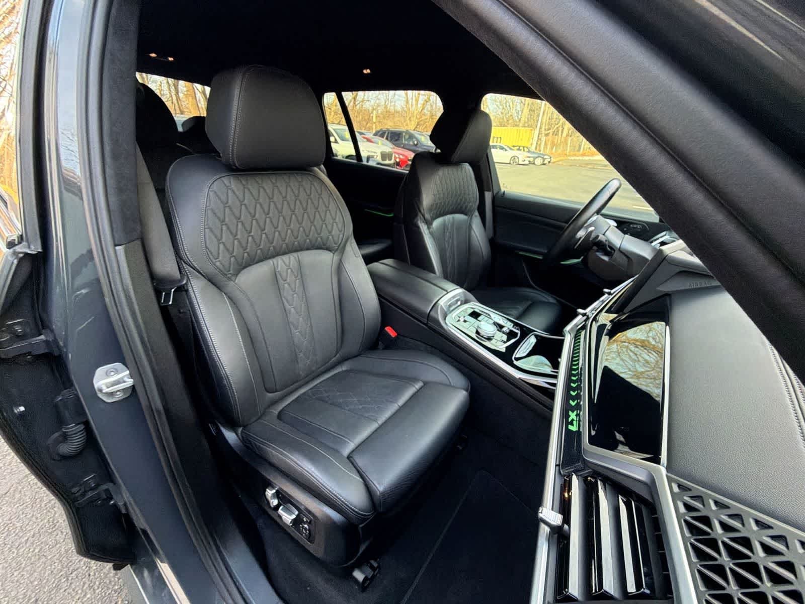 Thumbnail: 2024 BMW X7 - 22