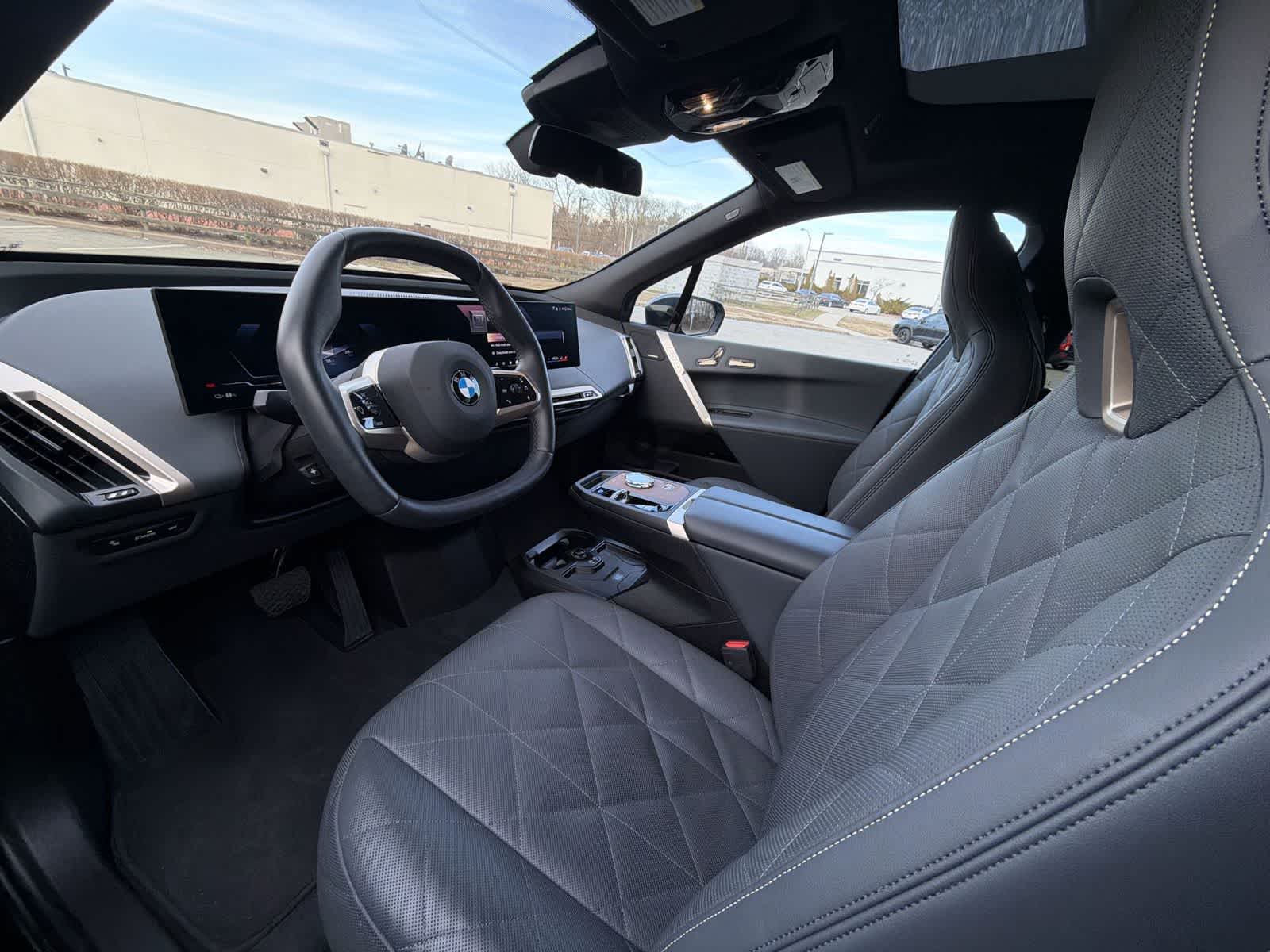 Thumbnail: 2026 BMW iX - 10