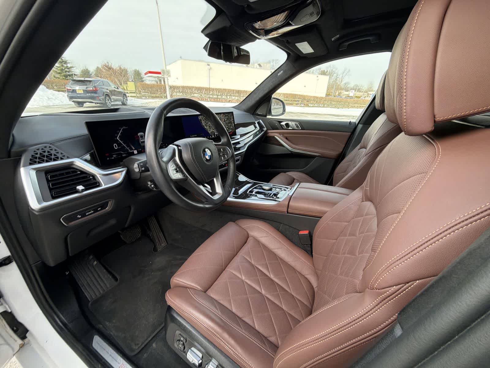 Thumbnail: 2024 BMW X7 - 10