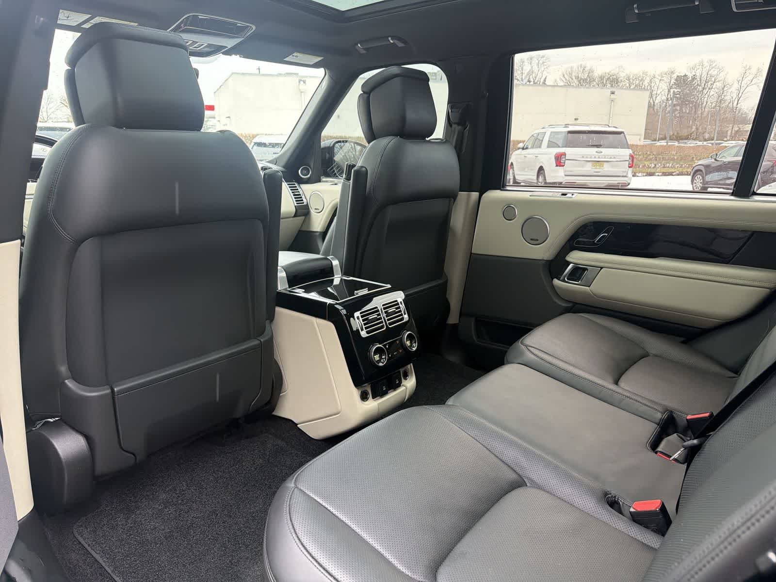 Thumbnail: 2018 Land Rover Range Rover - 20