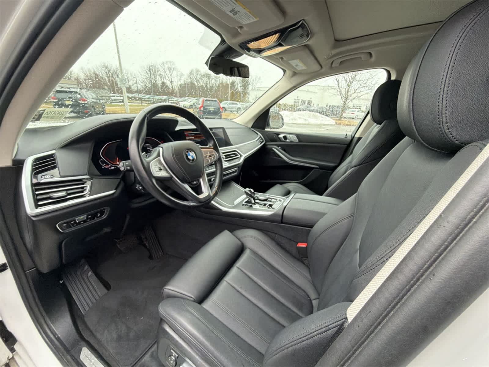 Thumbnail: 2021 BMW X7 - 10