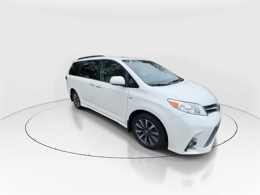 2019 Toyota Sienna XLE Premium 2