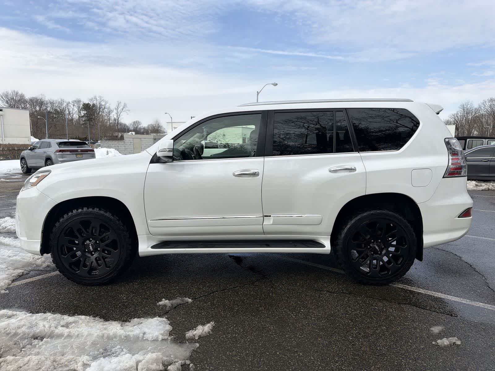 Thumbnail: 2015 Lexus GX - 11