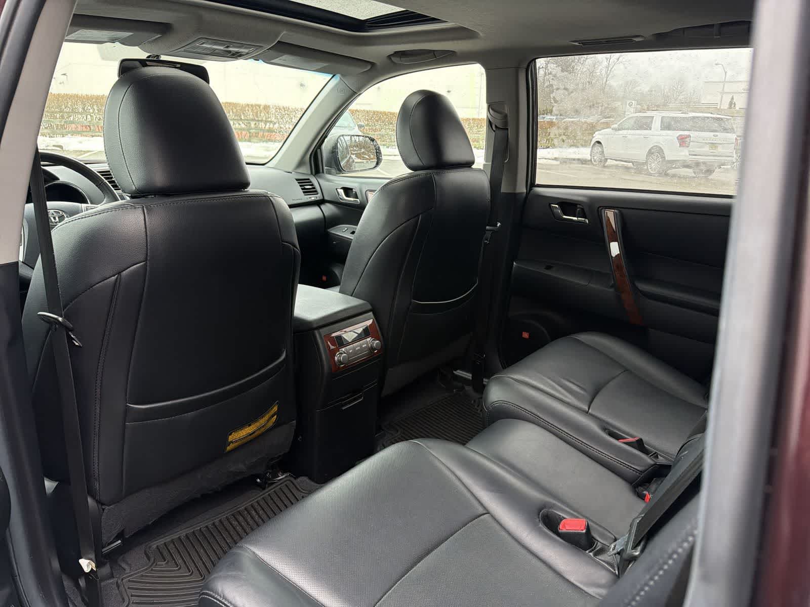 Thumbnail: 2013 Toyota Highlander - 20