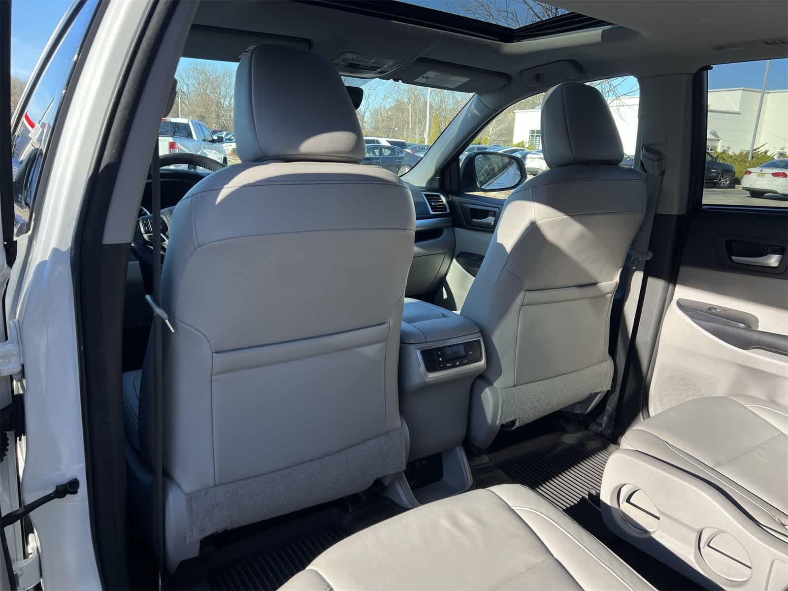 Thumbnail: 2017 Toyota Highlander - 20