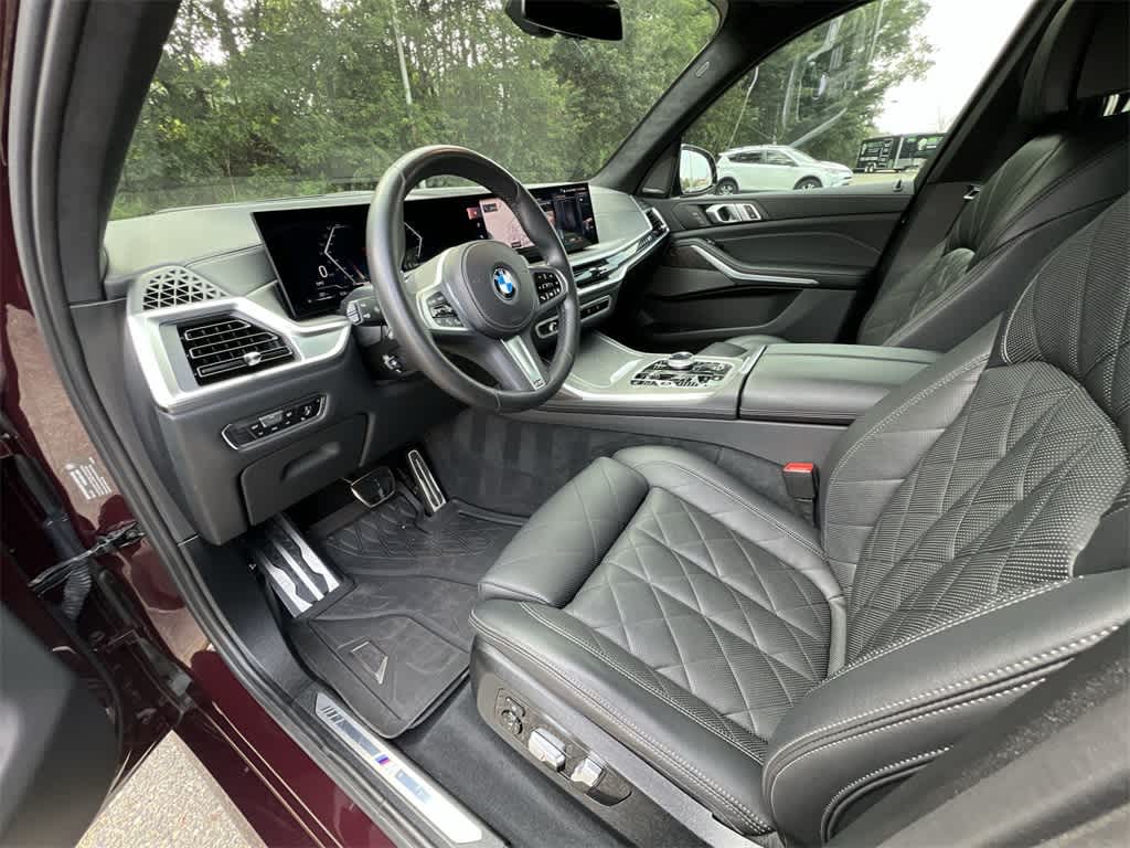Thumbnail: 2023 BMW X7 - 10