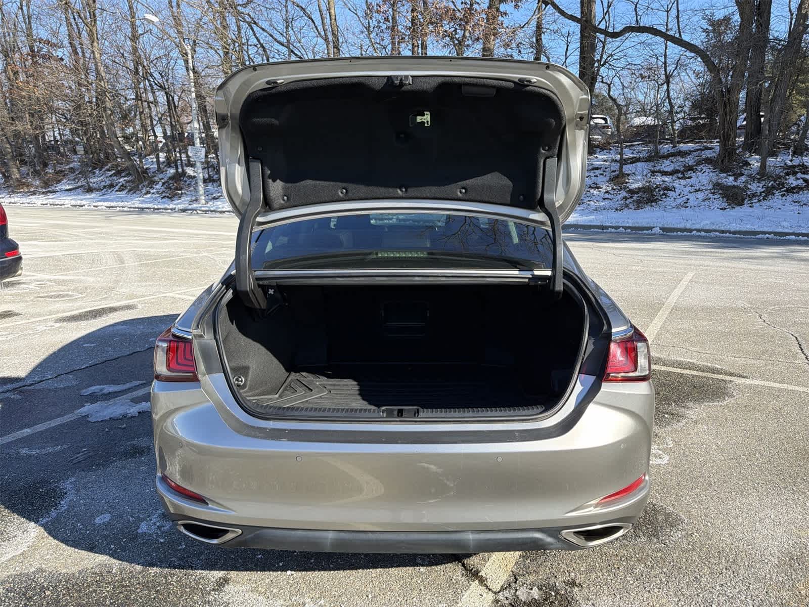 Thumbnail: 2019 Lexus ES - 27