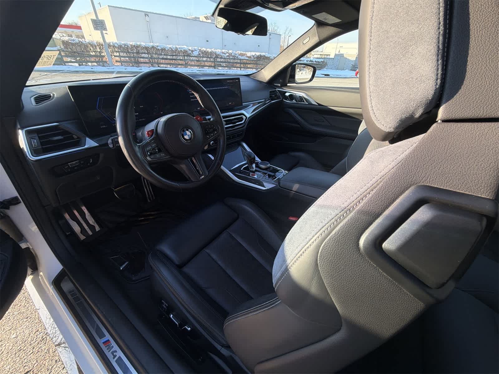 Thumbnail: 2024 BMW M4 - 10