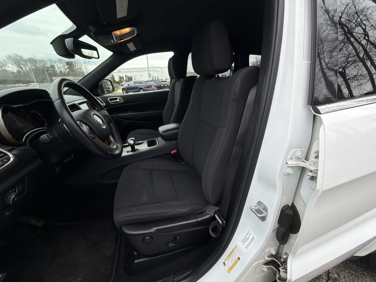 Thumbnail: 2014 Jeep Grand Cherokee - 19