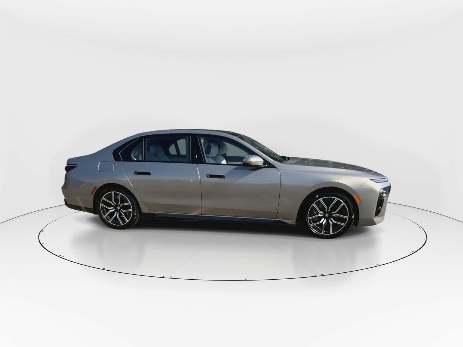 Thumbnail: 2023 BMW 7 Series - 9