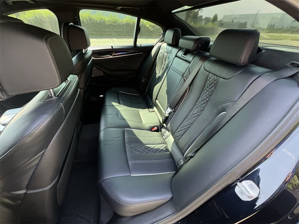 Thumbnail: 2022 BMW 5 Series - 21