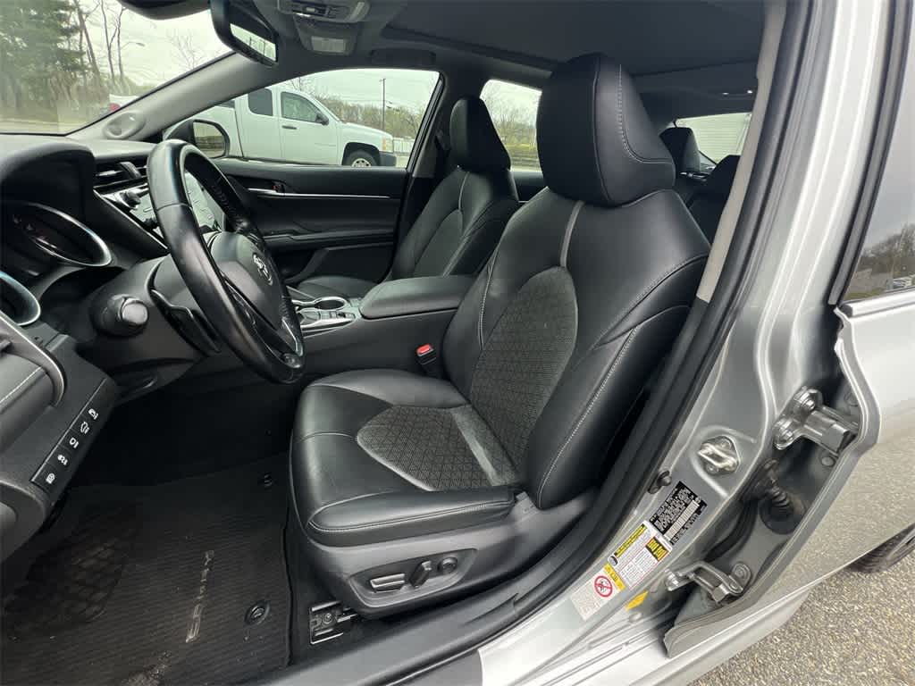 Thumbnail: 2019 Toyota Camry - 19
