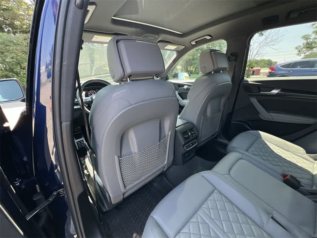 Thumbnail: 2020 Audi SQ5 - 20