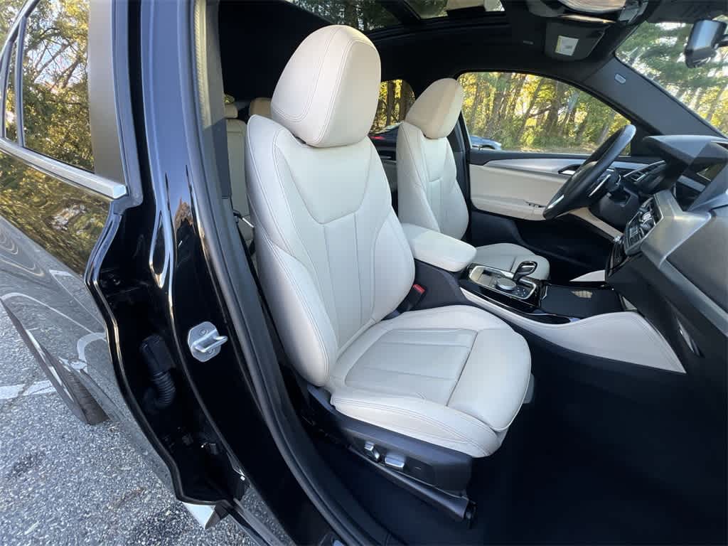 Thumbnail: 2023 BMW X4 - 22