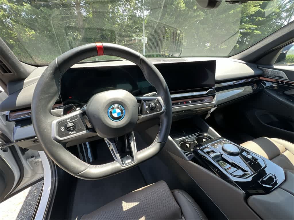 Thumbnail: 2024 BMW i5 - 18